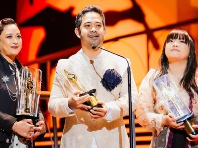 Sutradara film ‘Jumbo’, Ryan Adriandhy (tengah) di penganugerahan Piala Citra FFI 2025 (Foto: Dok. Festival Film Indonesia)
