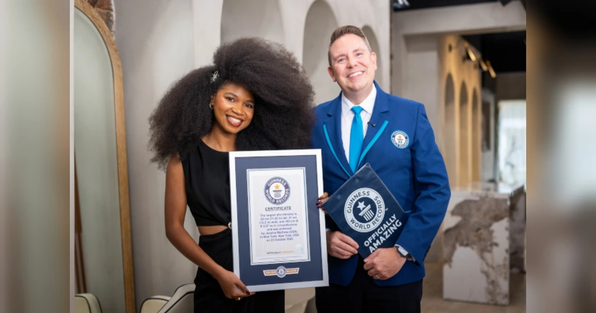 Punya Rambut Kribo Raksasa, Wanita Ini Pecahkan Rekor Dunia