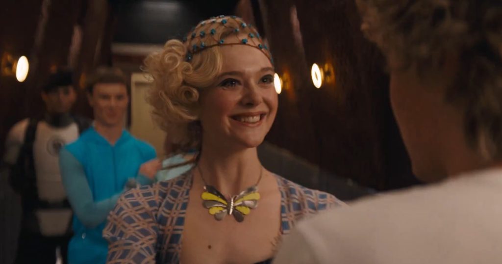 Elle Fanning sebagai Effie Trinket (Foto: Dok. Lionsgate)
