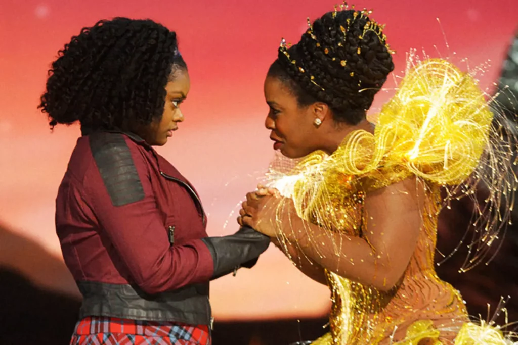 Uzo Aduba (kanan) (Foto: Everett Collection/Virginia Sherwood)