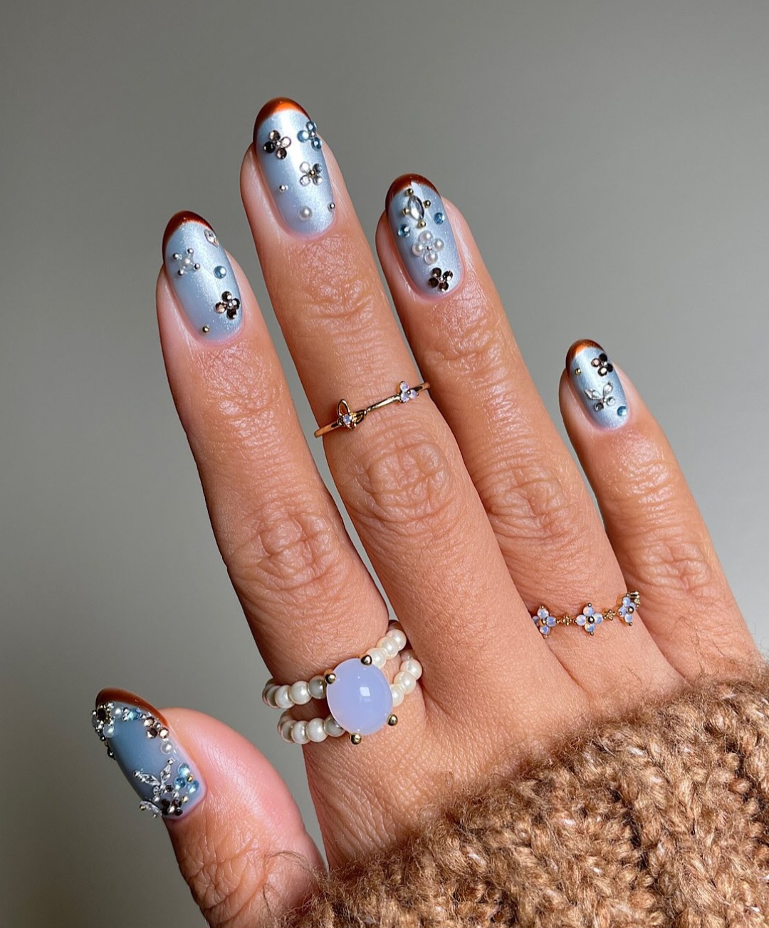 Nail Art Natal winter fairy berwarna biru. Foto: Dok. Instagram @sansungnails