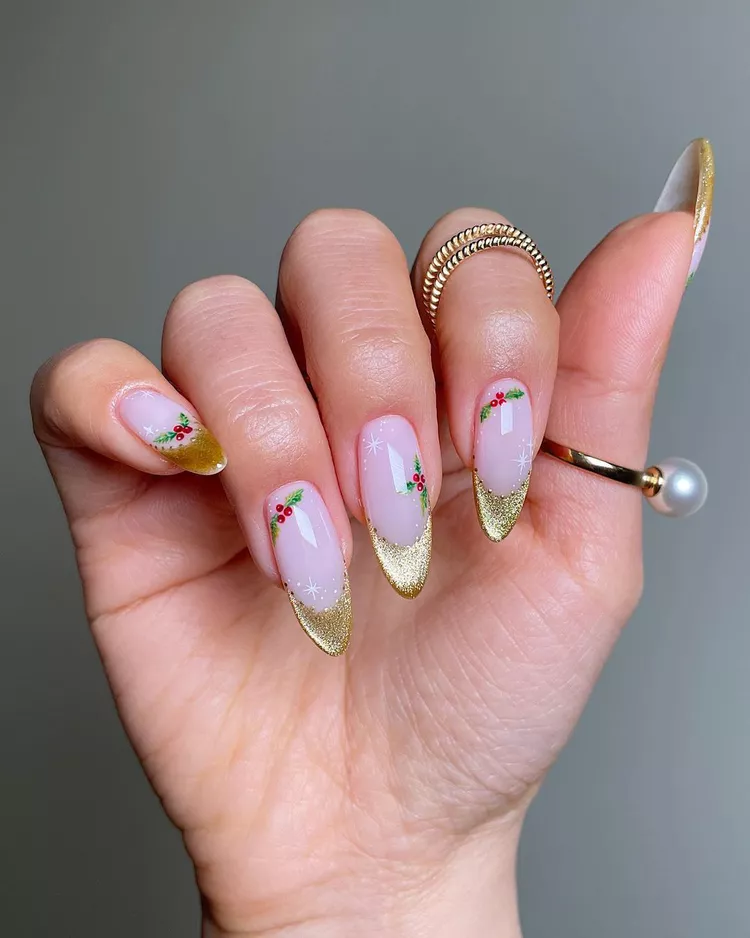 Kombinasi kutek nude dan gold. Foto: Dok. sansungnails