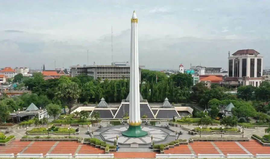 Tugu Pahlawan. Foto : Instagram/tourism.surabaya