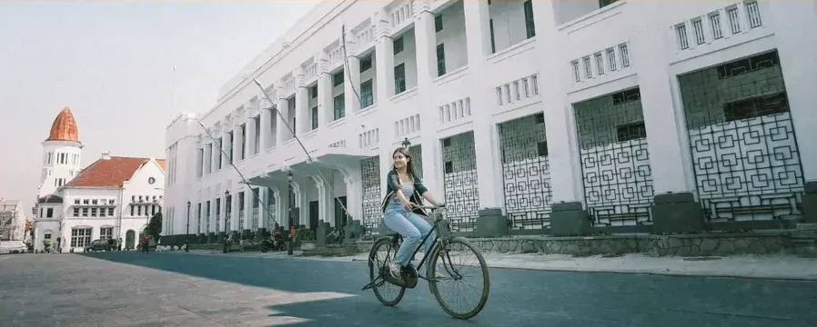 Gedung internatio. Foto : Instagram/tourism.surabaya