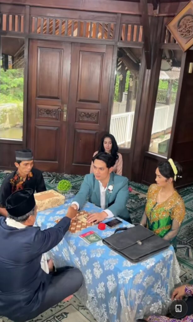Adegan pernikahan (Foto: TikTok/IchalEby)